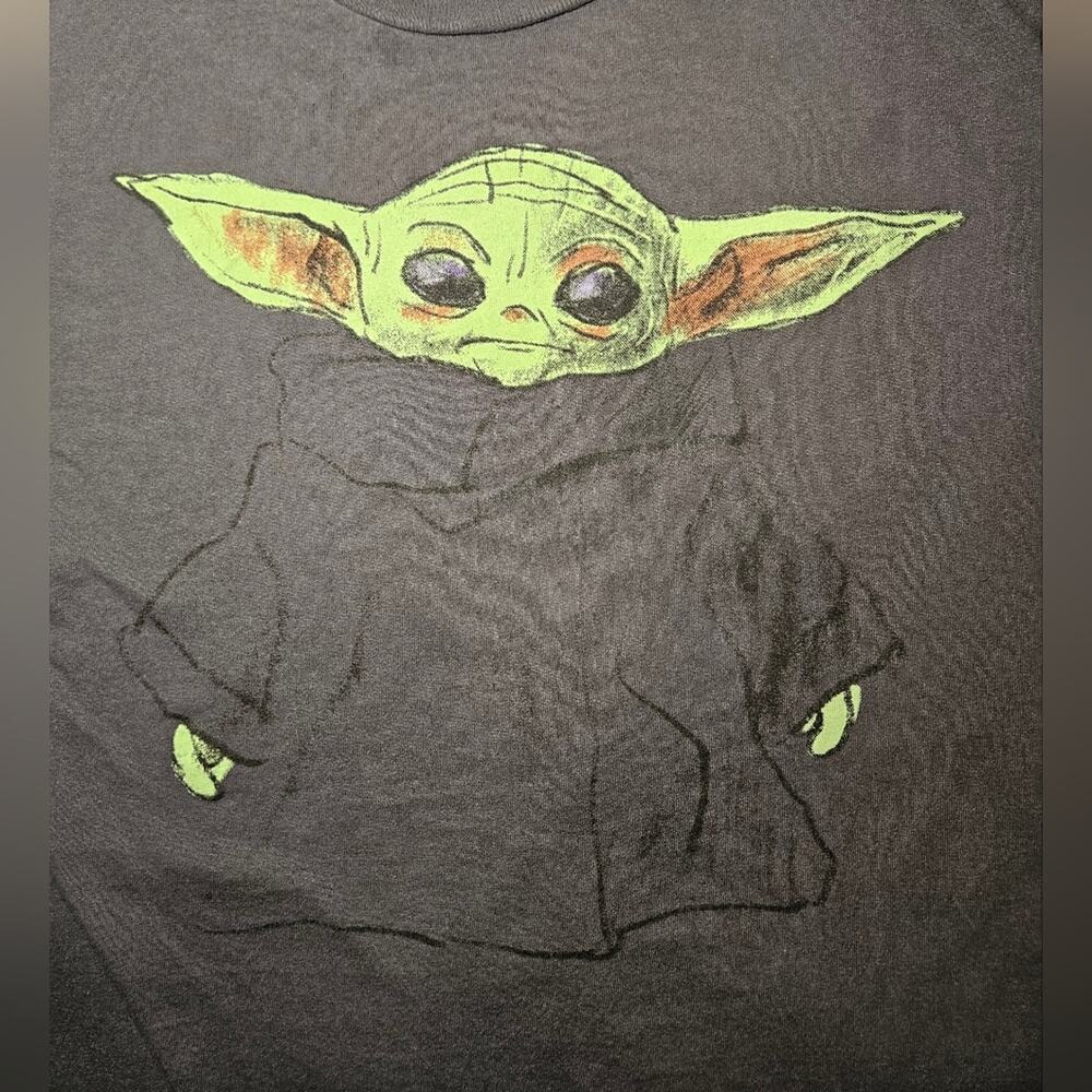 Small Groku Star Wars Gray T-Shirt, Small Stain, Used